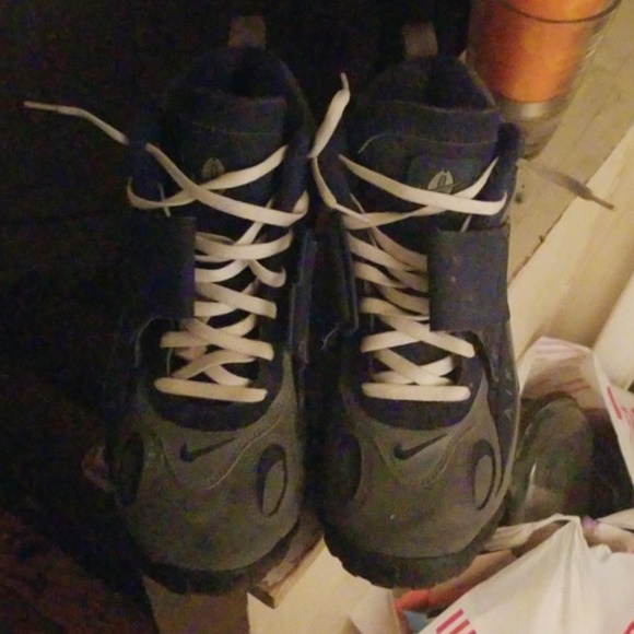 Nike turf shoes, WILL CONSIDER ALL OFFERS - Picture 2 of 4